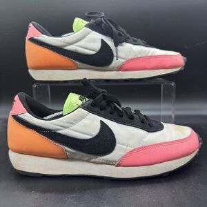 NIKE WOMENS DAYBREAK SUMMIT WHITE SUNSET PULSE SIZE 8.5 GUC